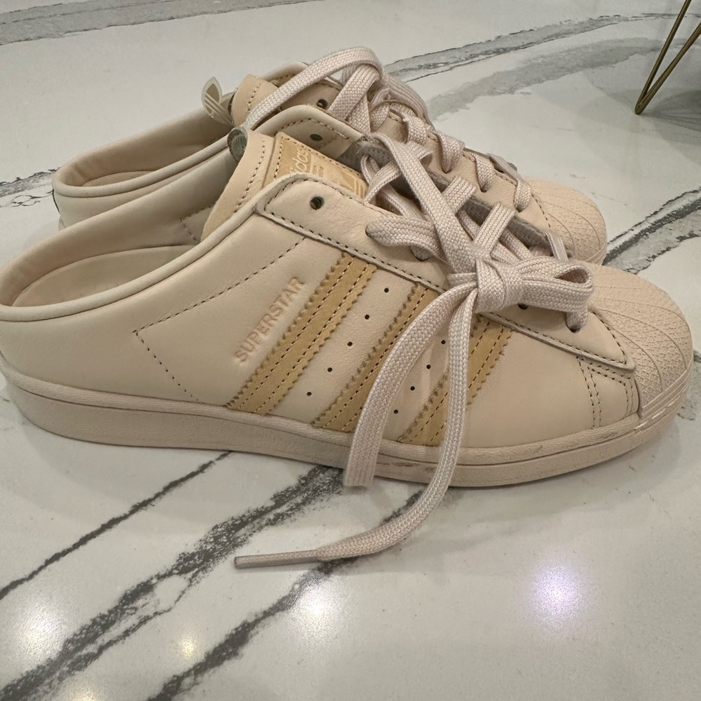 Superstar Adidas Mule women’s size 7 NWT